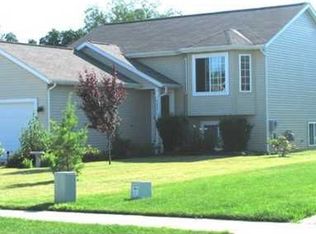 5321 Pinnacle Dr SW, Wyoming, MI 49519