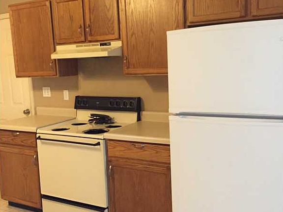 4th image of 404 Camellia Dr #A & B