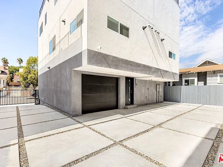 222 N Coronado St #222 — Photo 7