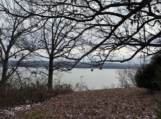 602 S Raum Park Dr, Golconda, IL 62938