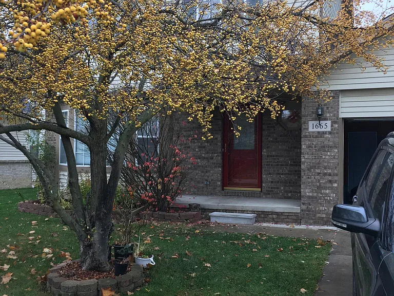 1665 Brookline St — Photo 1