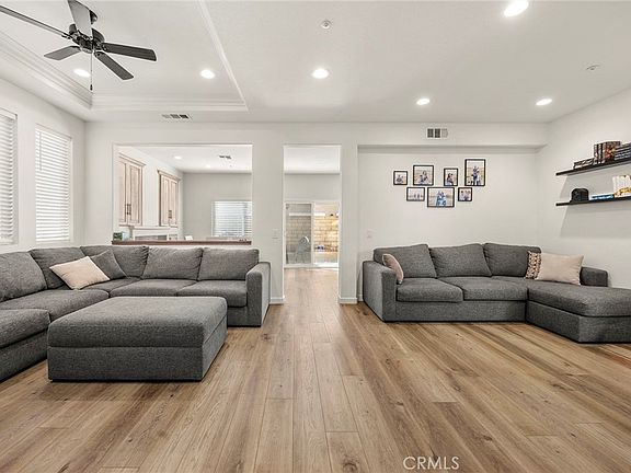 4th image of 1124 Davis Way