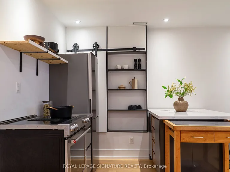 10 Wilfrid Ave #LOWER — Photo 12