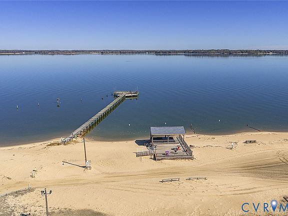 3rd image of 494 Marine Dr