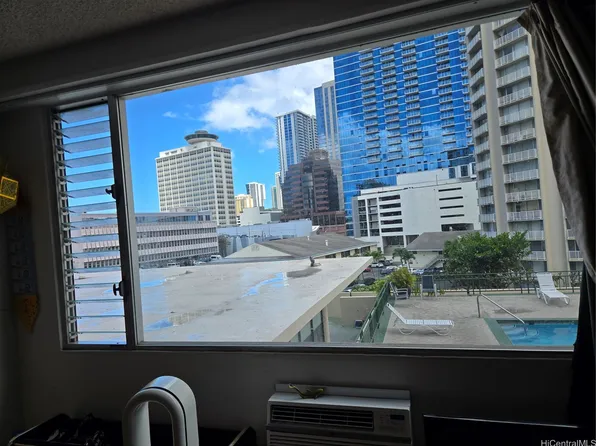 747 Amana St APT 401, Honolulu, HI 96814