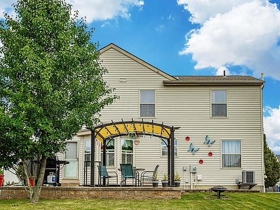 4th image of 124 Garden Ct