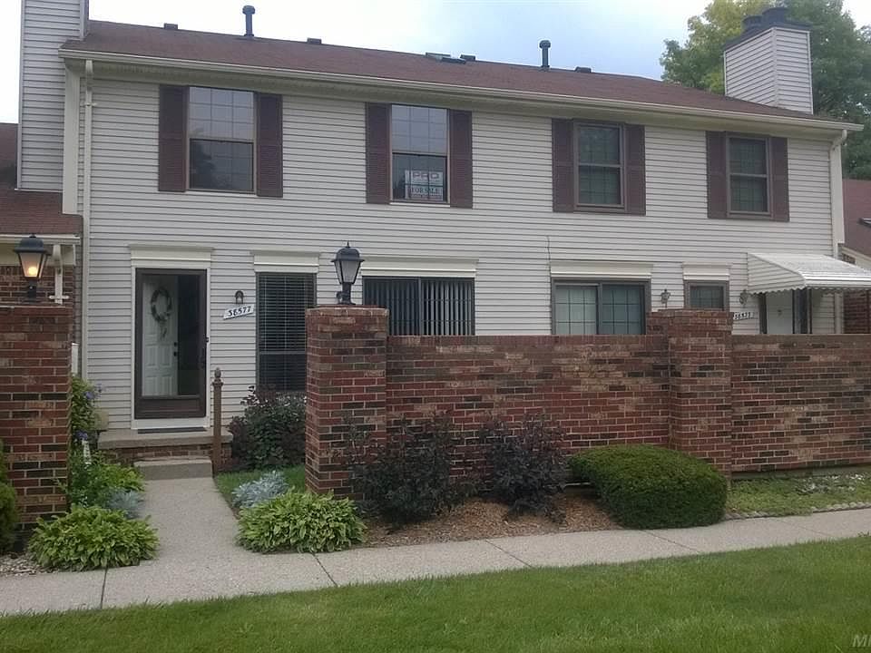 1st image of 38577 Golfview Dr W