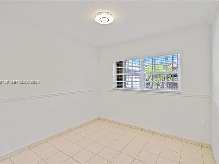 210 E 61st St — Photo 23