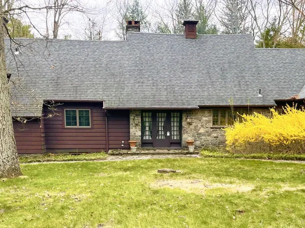 469 Laurel Pine Rd, Cresco, PA 18326