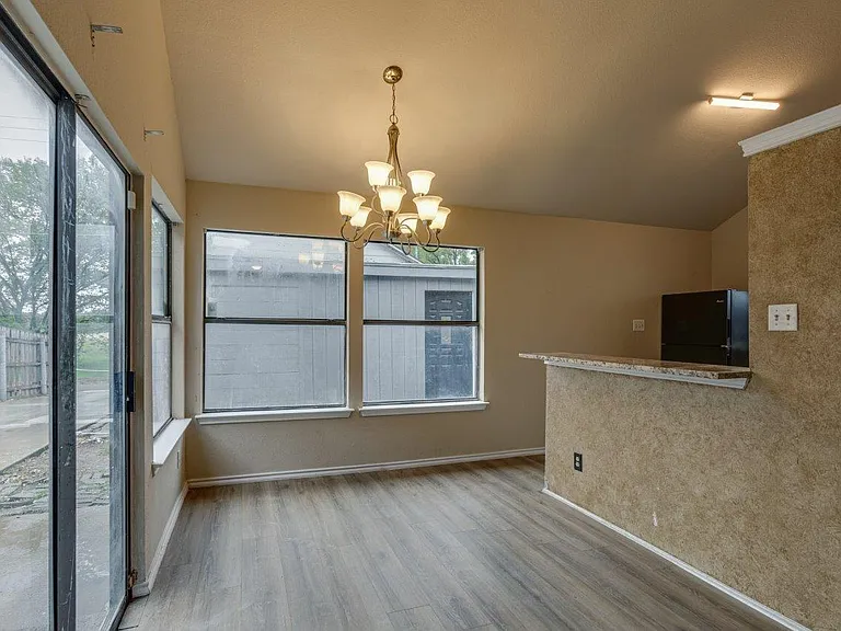 10611 Woodleaf Dr — Photo 14