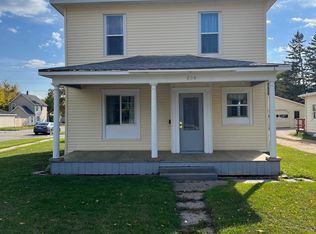 824 3rd St NE, Devils Lake, ND 58301