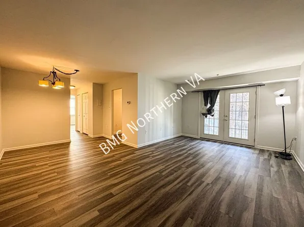 426 N Armistead St APT 204, Alexandria, VA 22312