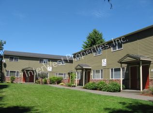 16705 NE Halsey St APT 109, Portland, OR 97230