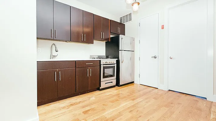 Rented by Nooklyn NYC LLC | media 13