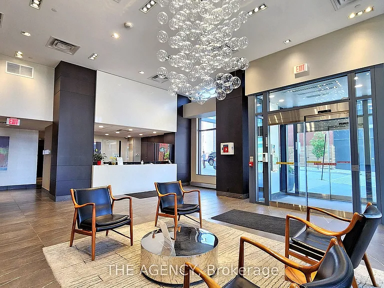 10 Park Lawn Rd #LPH09 — Photo 3