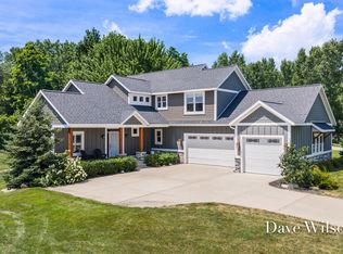 6699 Summer Meadows Dr NE, Rockford, MI 49341