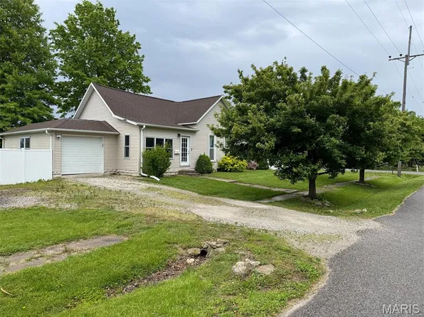 267 S Montgomery St, Kahoka, MO 63445