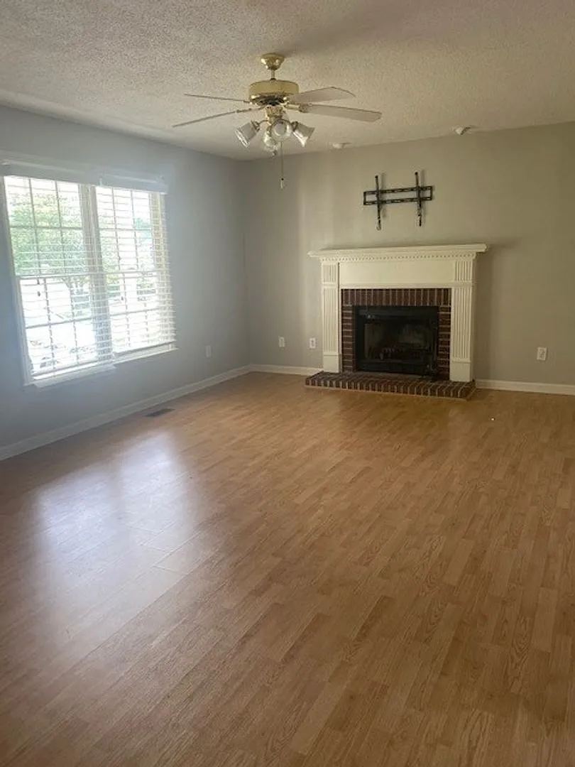 3 Bed/2 Bath in Pikeville — Photo 3