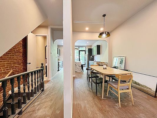 5th image of 559 Putnam Ave APT 1