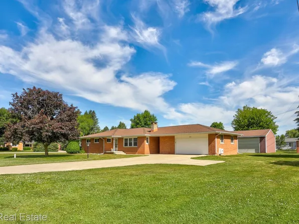5992 Dubois Rd, Vassar, MI 48768