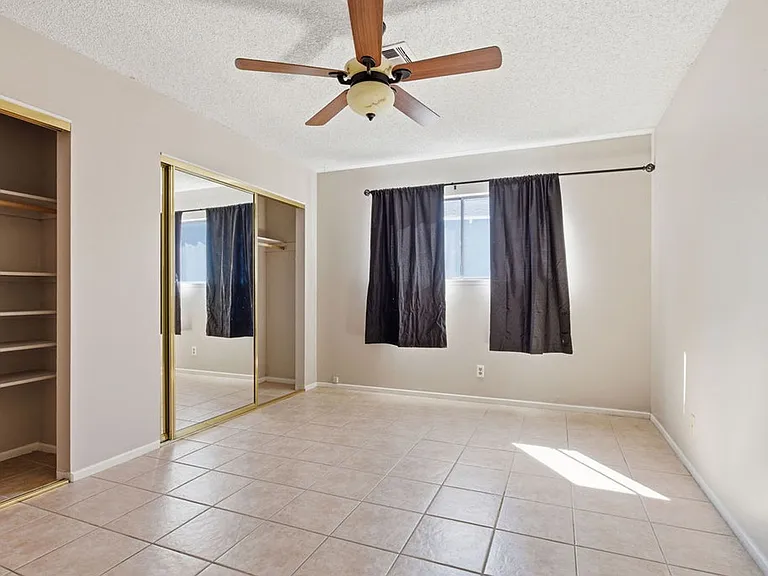 4561 Paseo El Rio Dr — Photo 27