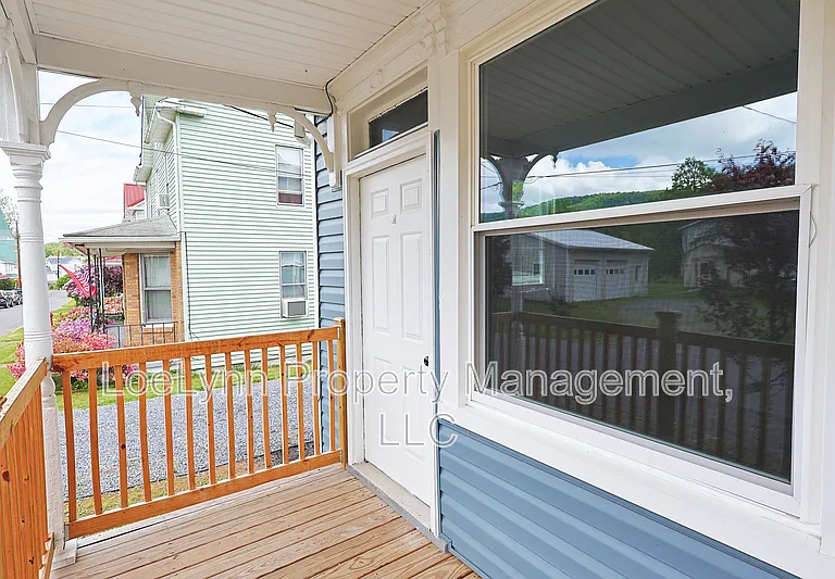 14210 Temple St — Photo 49