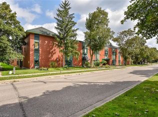 1009 Queenston Rd #205, Cambridge, ON N3H 3K7
