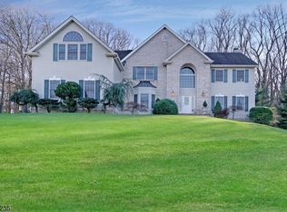 23 Winslow Dr, Martinsville, NJ 08836