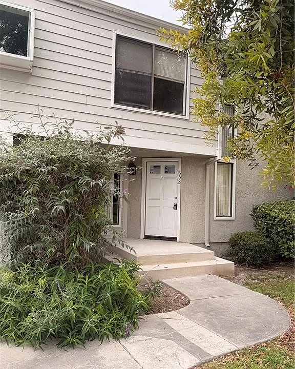 352 Deerfield Ave #47
