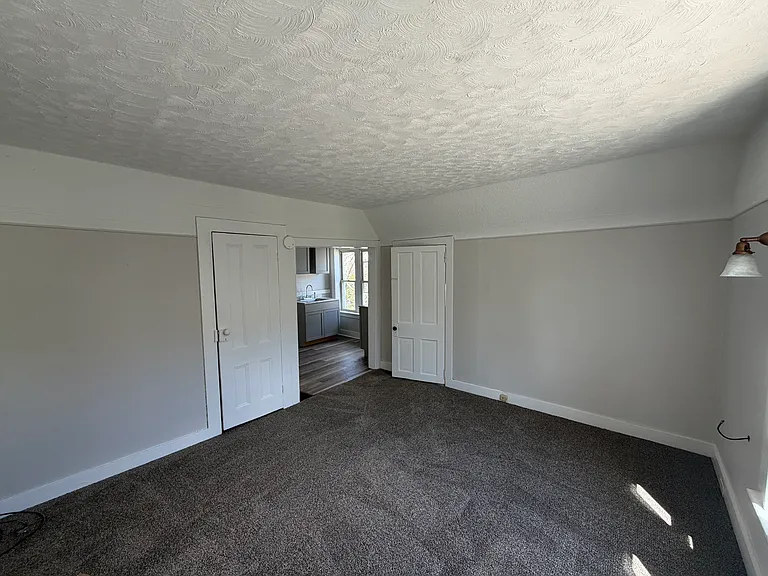 37 Laurel St #2 — Photo 5