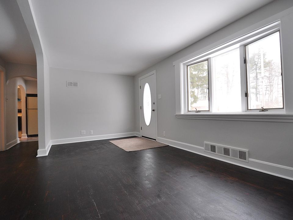 1st image of 2978 W Lydius St
