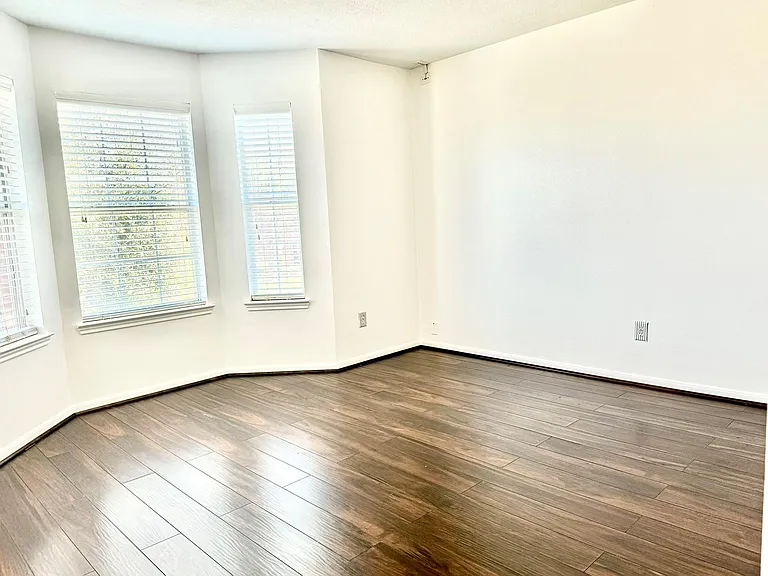 7110 Favian Ct — Photo 22