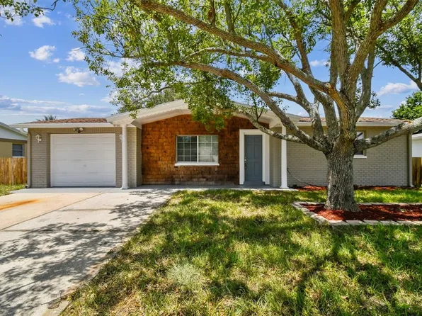 3353 Columbus Dr, Holiday, FL 34691