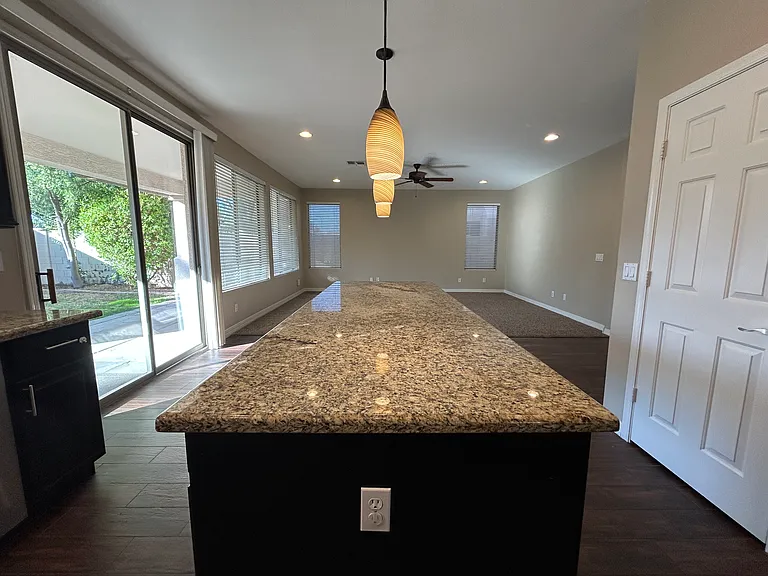 5163 W Village Dr — Photo 14