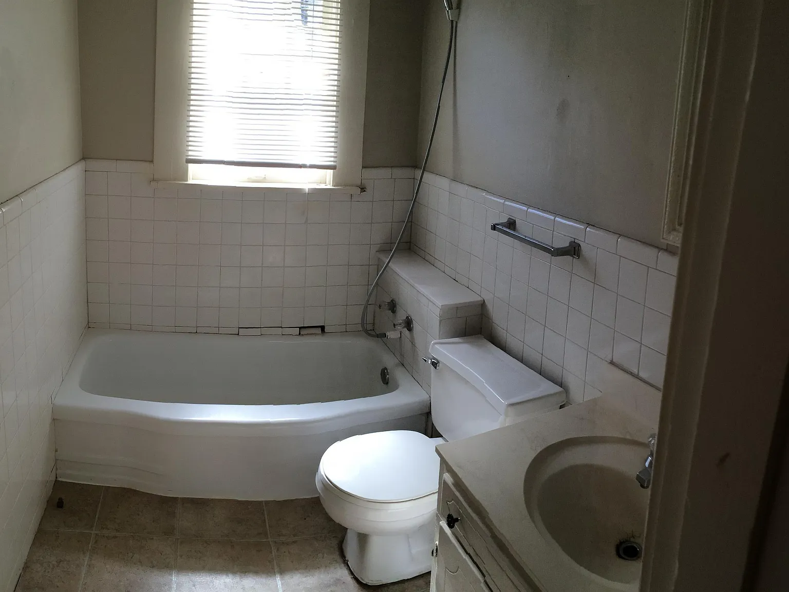 831 Watkins - 831 — Photo 3