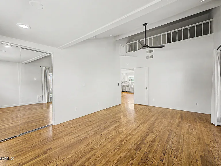 521 W Mariposa St #MAIN — Photo 17