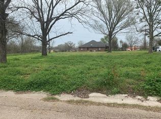 318 W Martin Luther King Dr, Caldwell, TX 77836