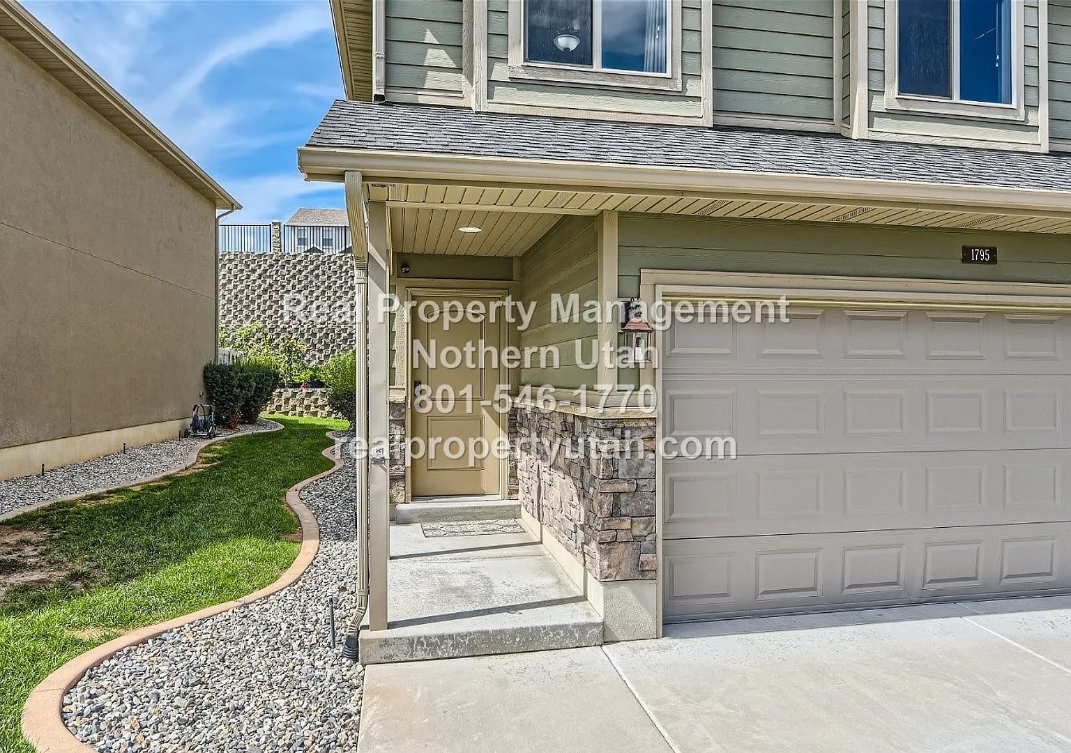 Charming 3 Bedroom Home in Layton! — Photo 2