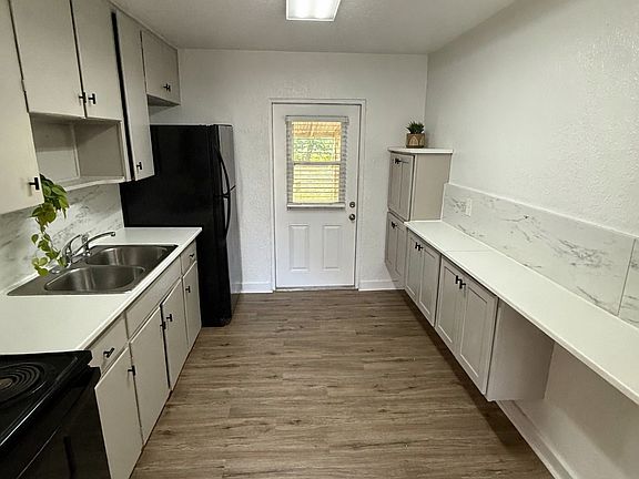 4th image of 1911 E Jean St