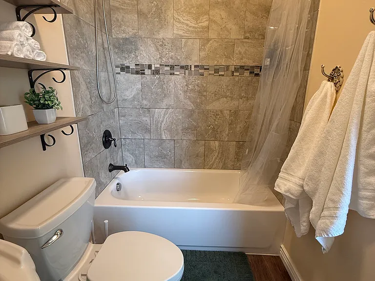 201 E 100 N — Photo 5
