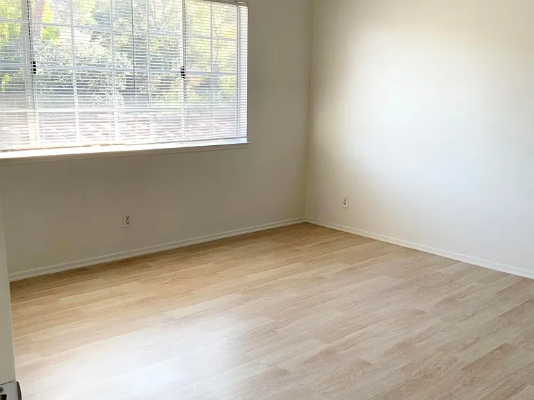 5473 Spanish Oak Ln #B — Photo 14