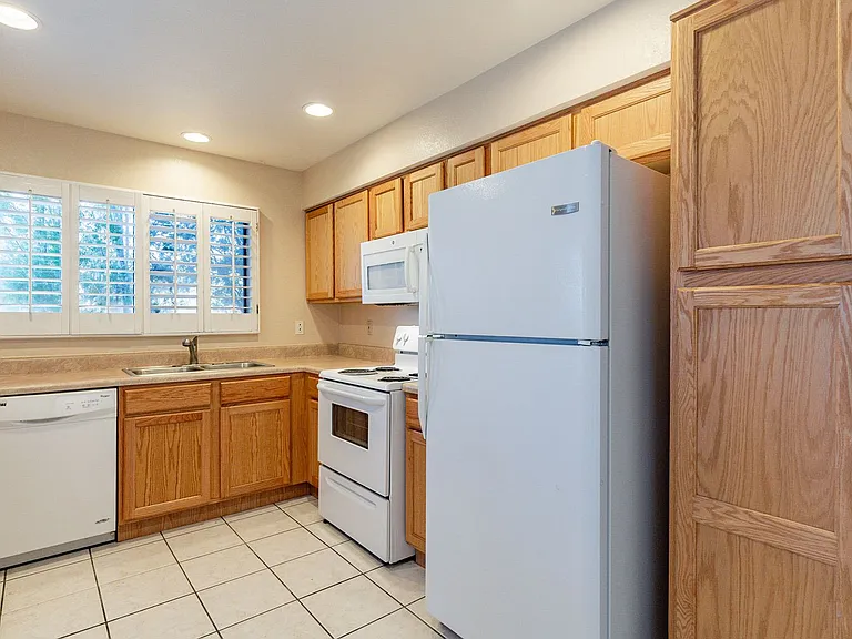 630 W Cassidy Pl — Photo 9