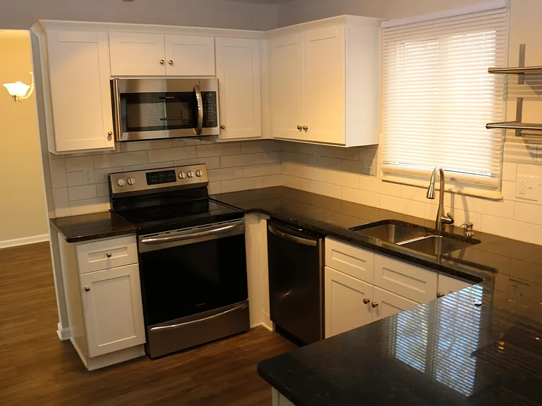 9211 Nash Ave — Photo 5