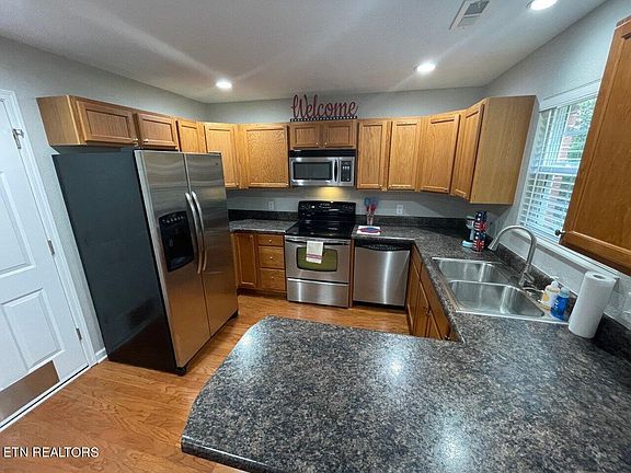 5th image of 850 Blue Spruce Way #17