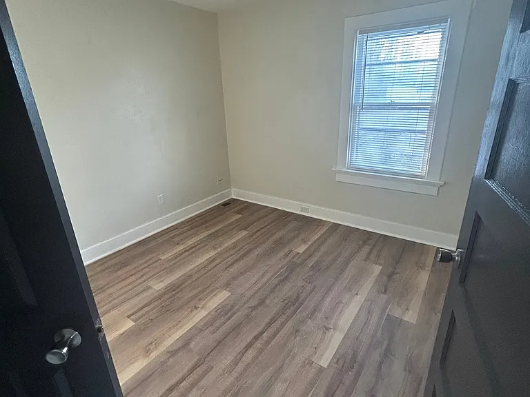 1603 Manette Pl — Photo 8