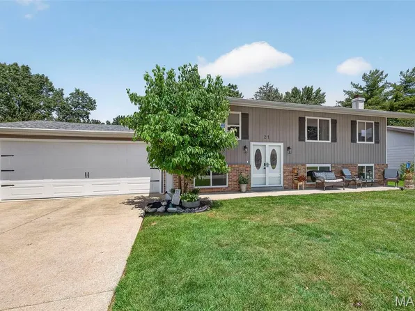 21 Gary Glen Dr, Saint Peters, MO 63376