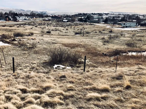 4-6 W Broadway St, Thermopolis, WY 82443