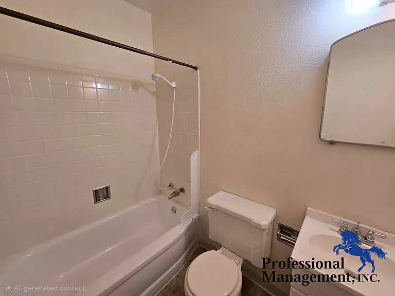 13 N 32nd St #8 — Photo 4