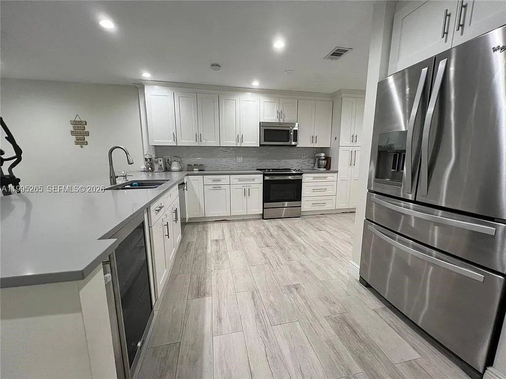 Photo 2 of 21 - 307 Bonnie Brae Way #26 - Hollywood, FL Building Photo - 307 Bonnie Brae Way #26