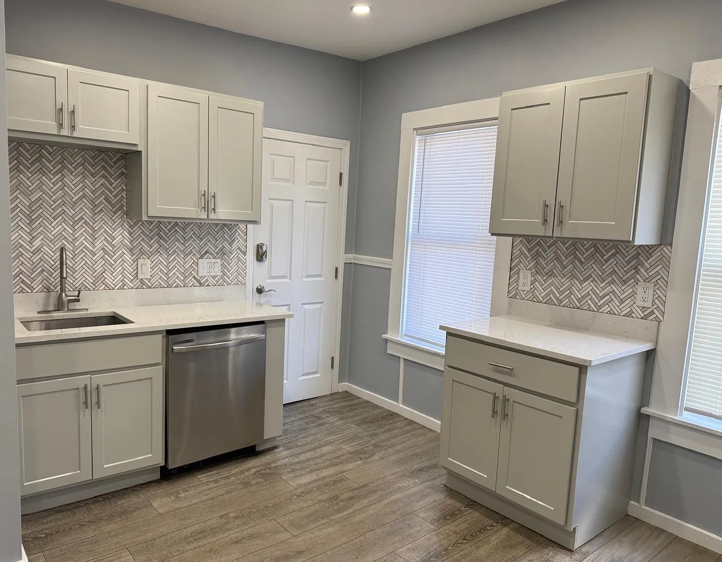 28 Elm Ave — Photo 4
